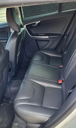 Volvo V60 cena 39900 przebieg: 299666, rok produkcji 2016 z Jarocin małe 79